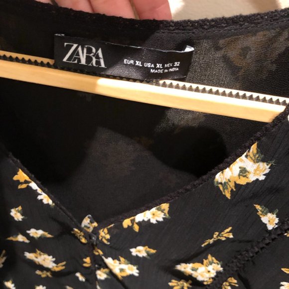Zara Floral Blouse with Shoulder Detail - Picture 5 of 6